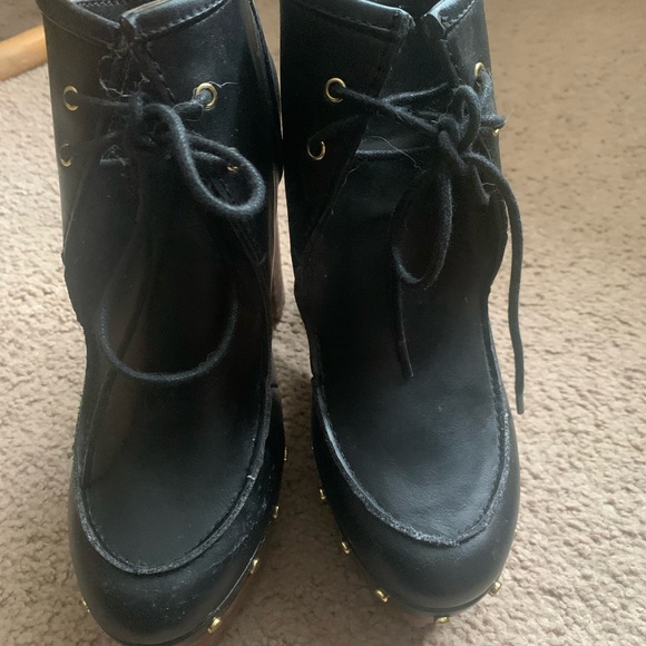 Platforms with rivets - Picture 3 of 7